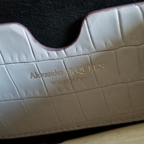 Alexander McQueen Croc-Embossed Leather Skull Crossbody Bag Lavender - Picture 9 of 11